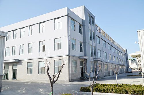 公司本著以人為本、誠信待人的理念，培養(yǎng)造就了一批專業(yè)人員